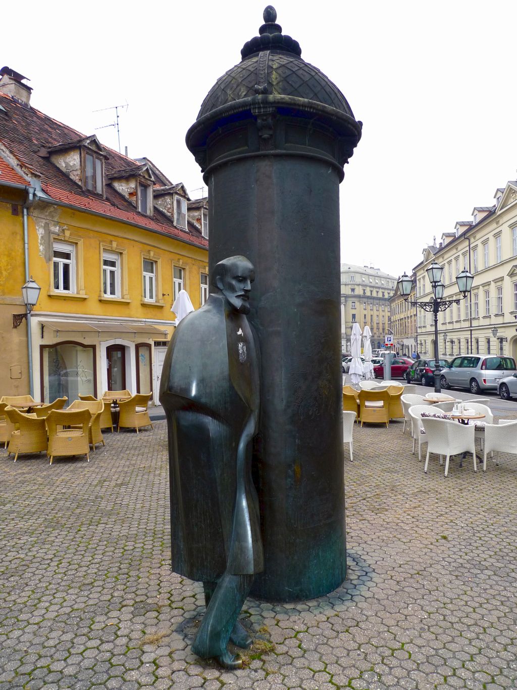 Spomenik, August Šenoa, početak Vlaške